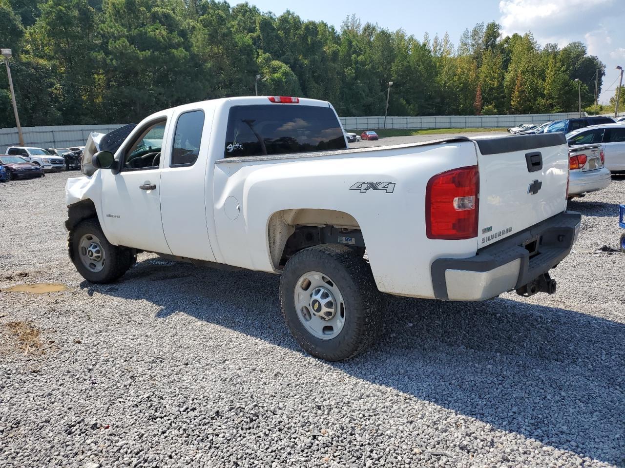 2011 Chevrolet Silverado K2500 Heavy Duty - Фото 2