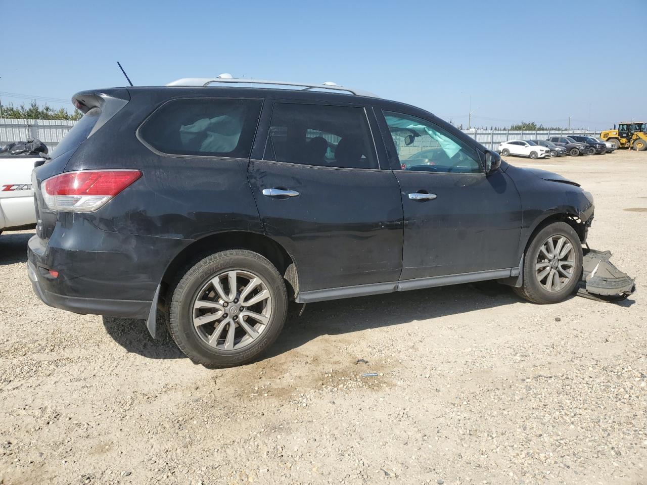 2015 Nissan Pathfinder S - Фото 3