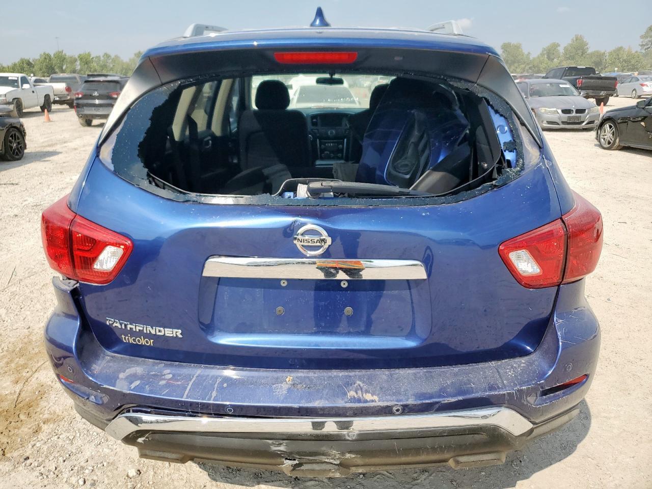 2019 Nissan Pathfinder S - Image 6