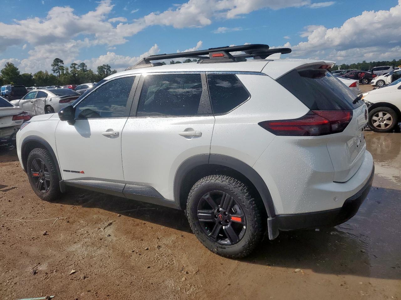 2025 Nissan Rogue Sv - Image 2