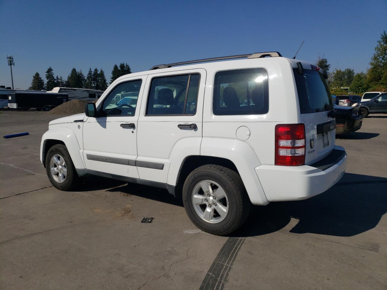 2011 Jeep Liberty Sport - Фото 2