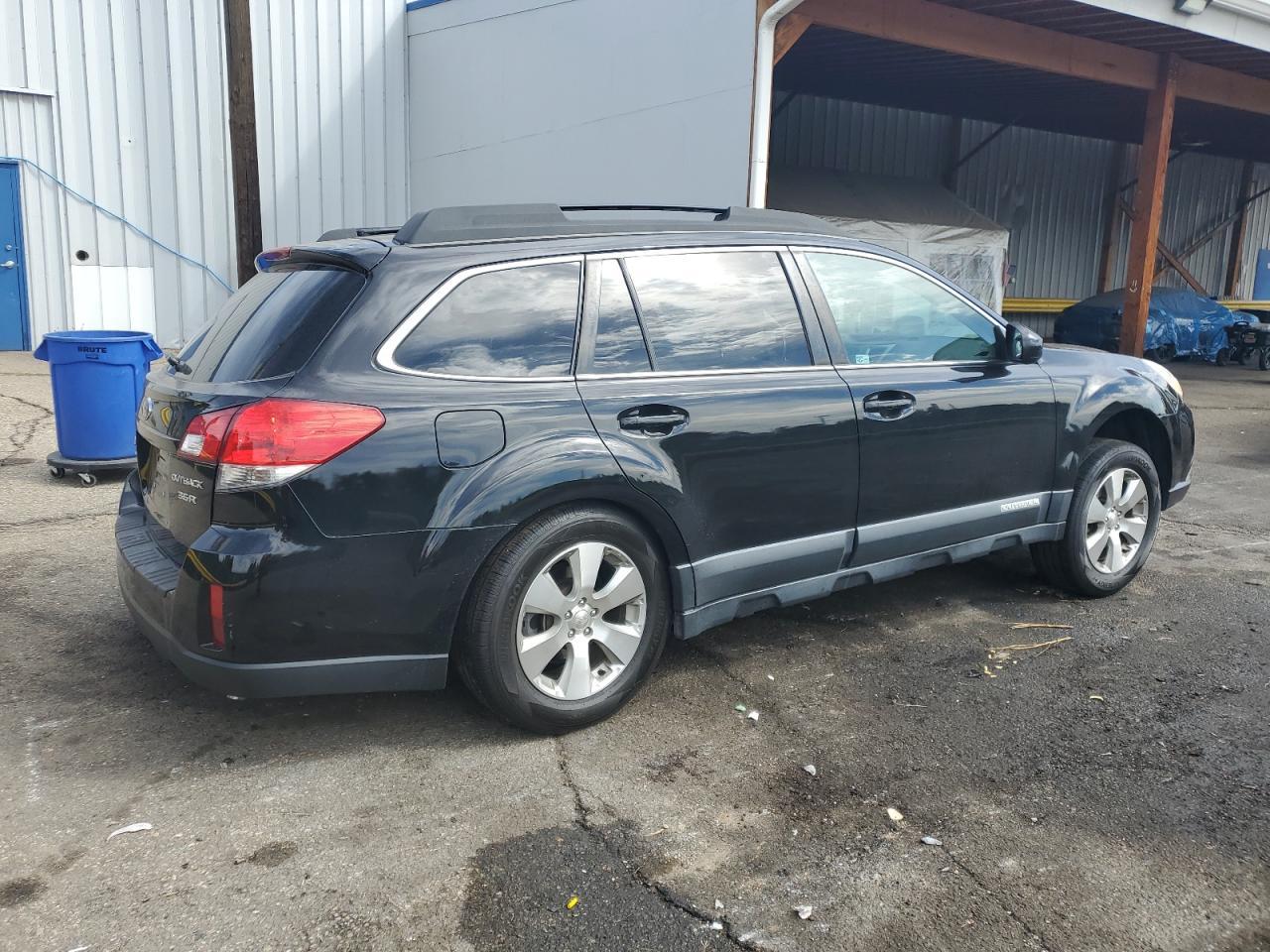 2010 Subaru Outback 3.6R Limited - Фото 3