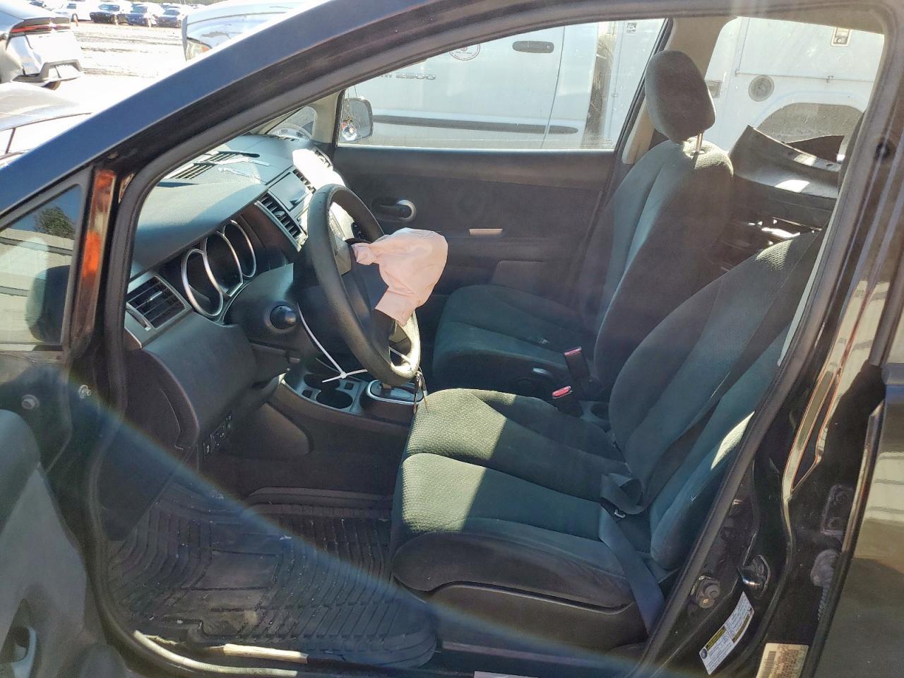 2012 Nissan Versa S - Фото 7