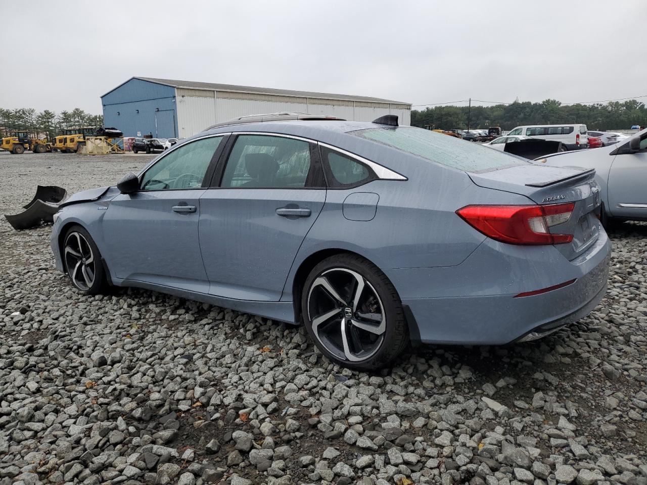 2022 Honda Accord Hybrid Sport - Image 2