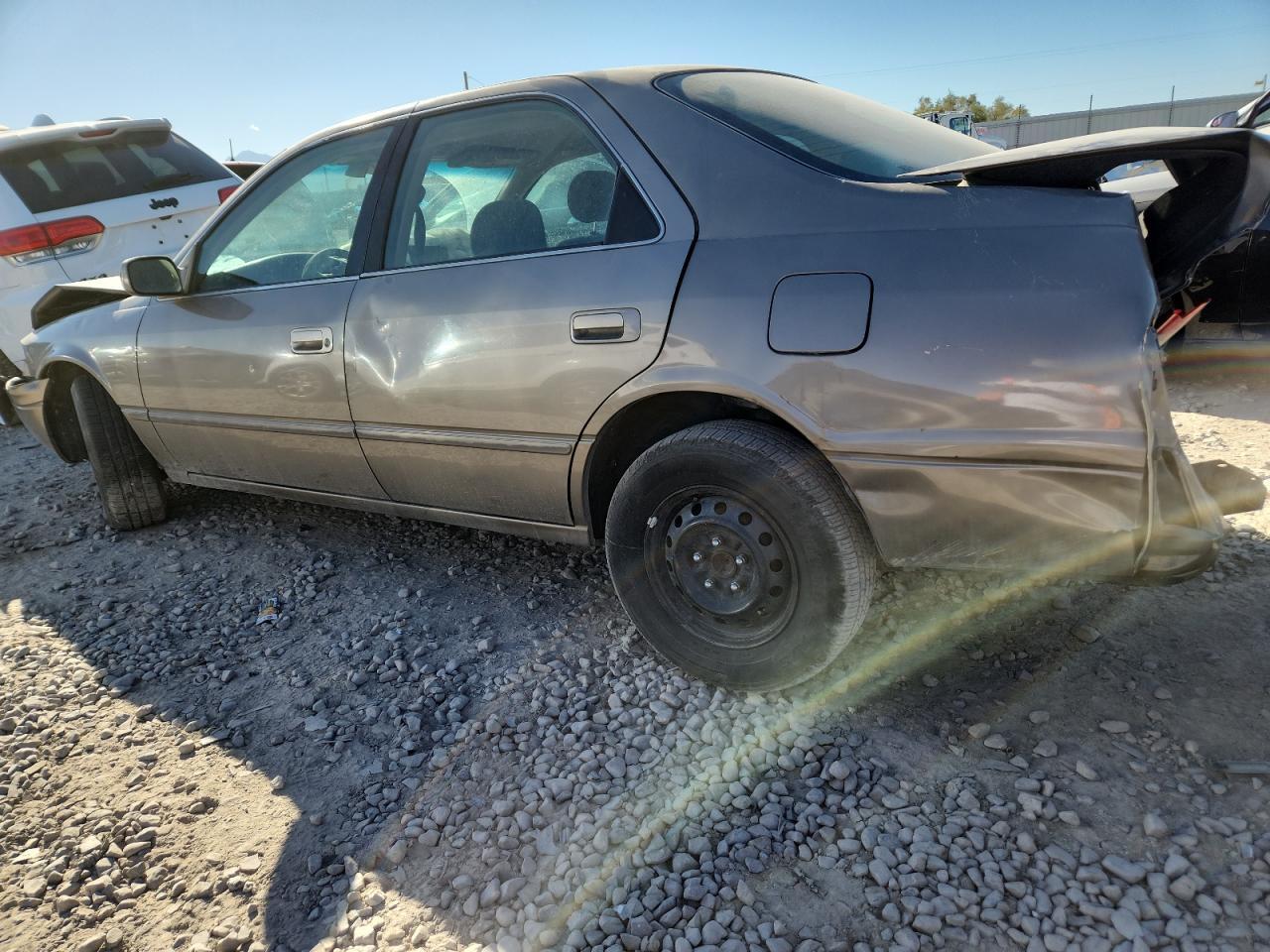 1999 Toyota Camry Ce - Фото 2