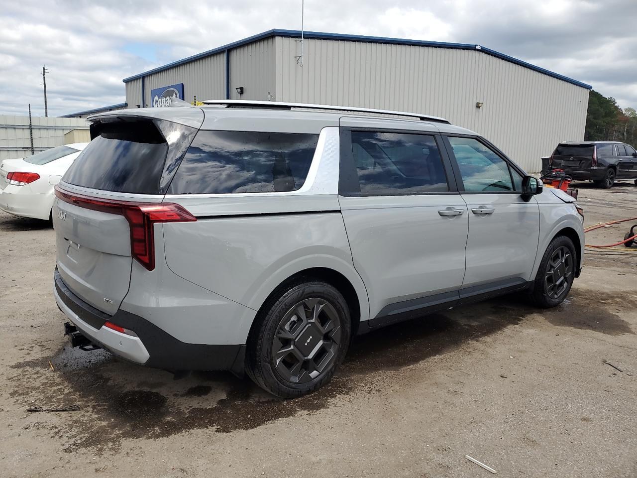 2025 Kia Carnival Ex - Image 3