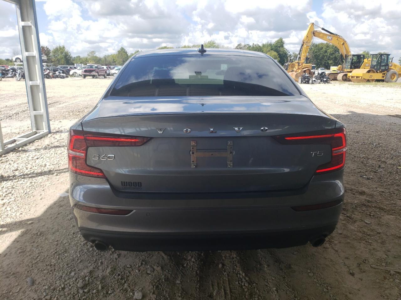 2019 Volvo S60 T5 Momentum - Фото 6