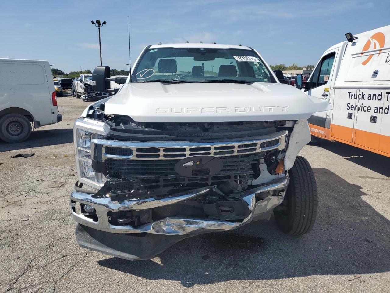 2023 Ford F350 Super Duty - Фото 5