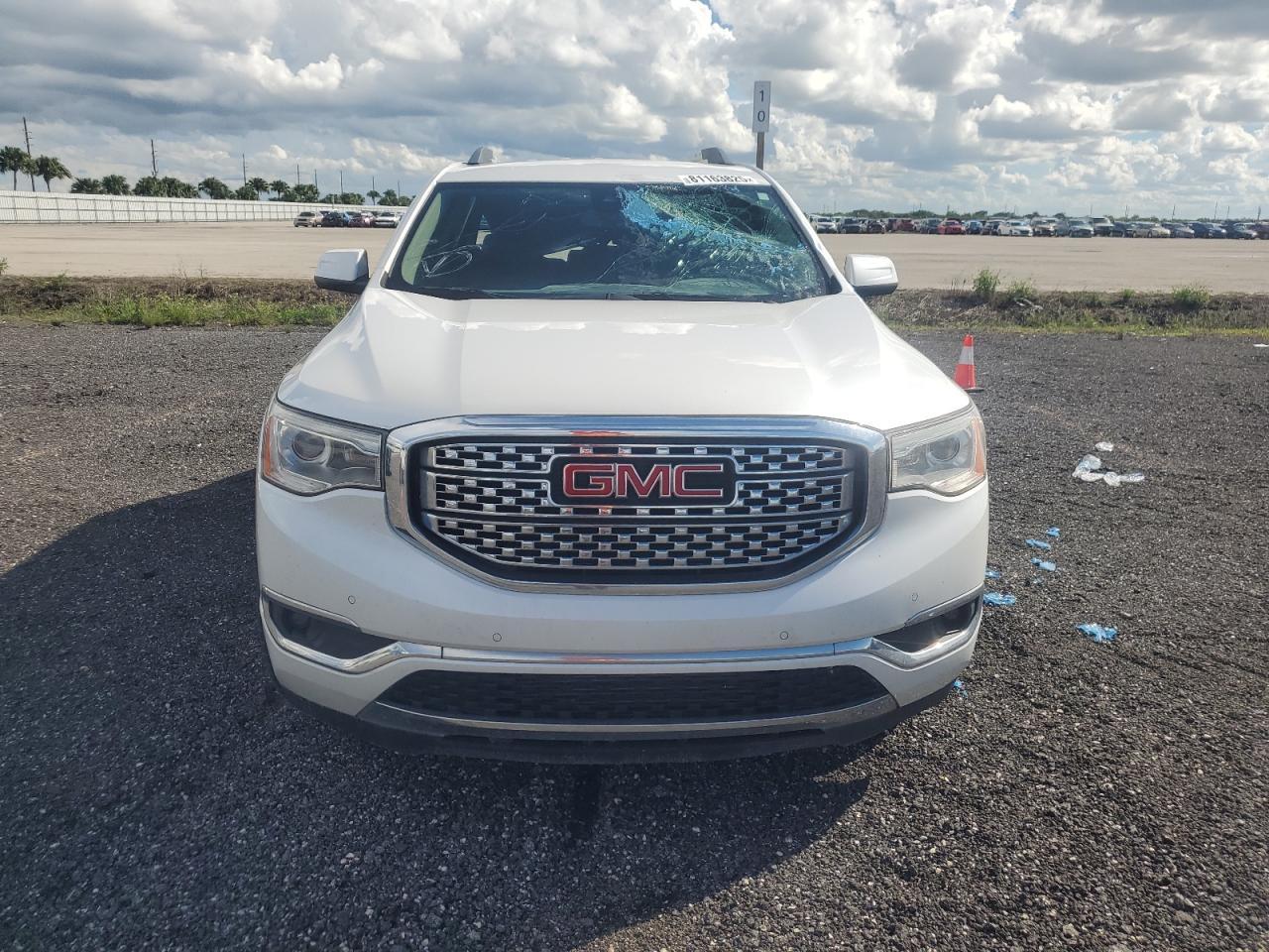2017 GMC Acadia Denali - Фото 5