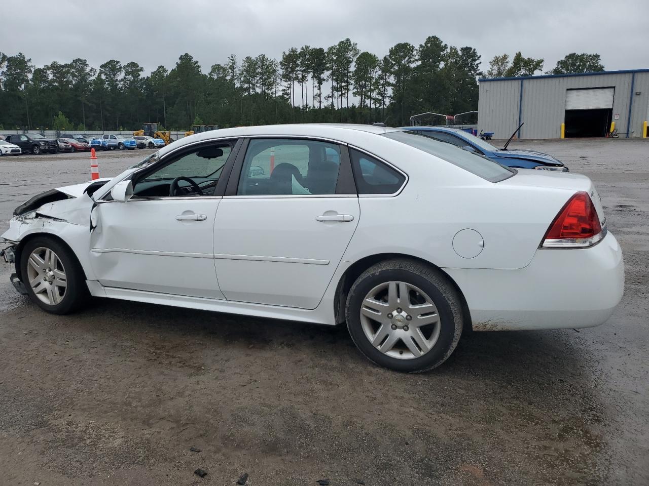 2011 Chevrolet Impala Lt - Фото 2