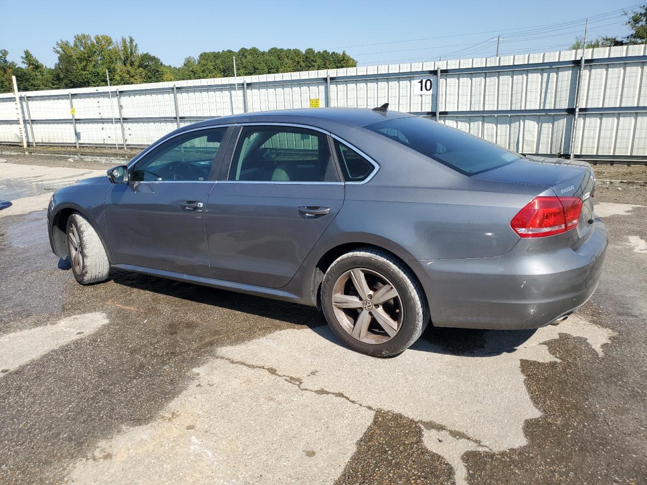 2013 Volkswagen Passat Se - Фото 2