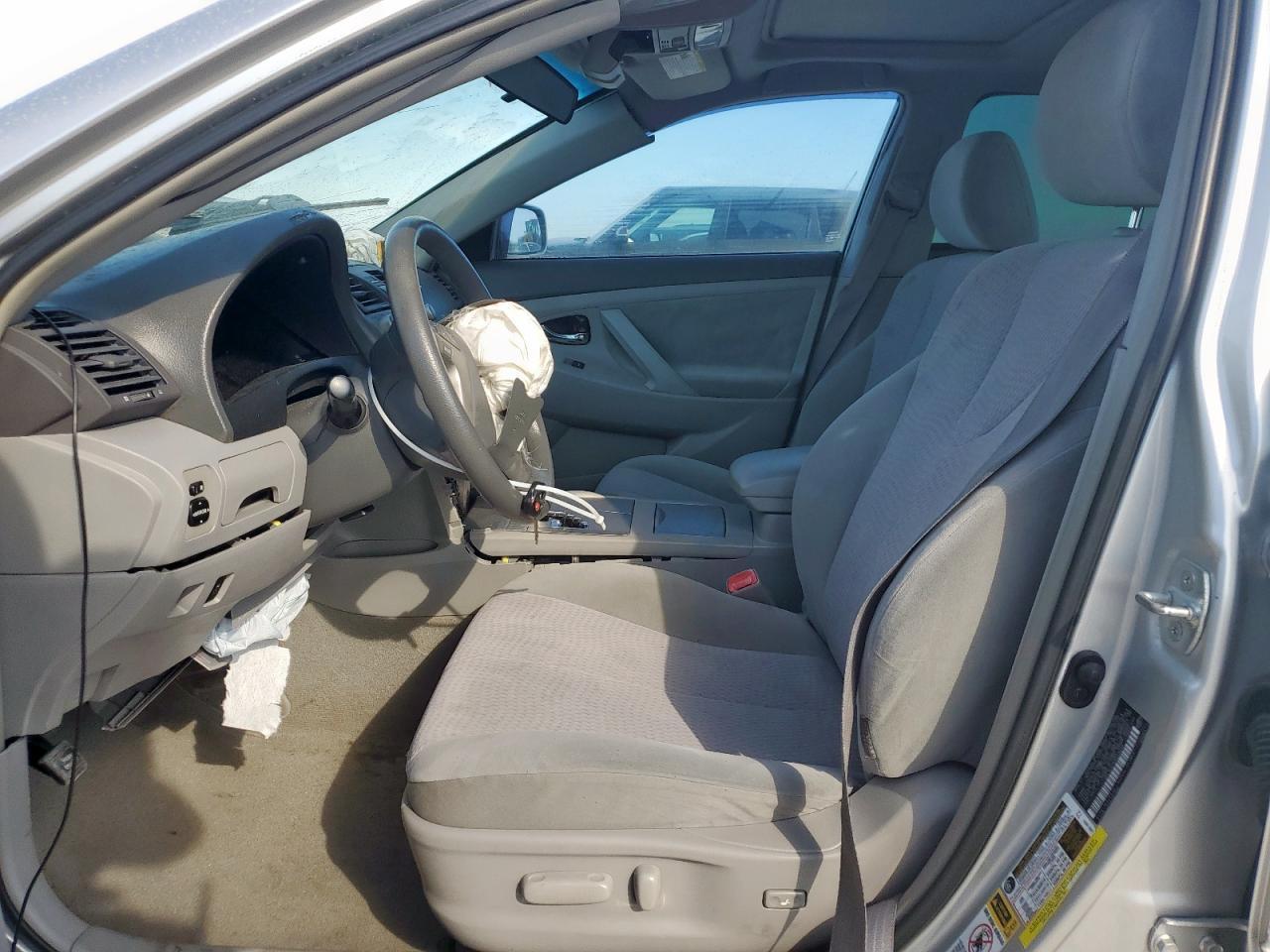 2010 Toyota Camry Base - Фото 7