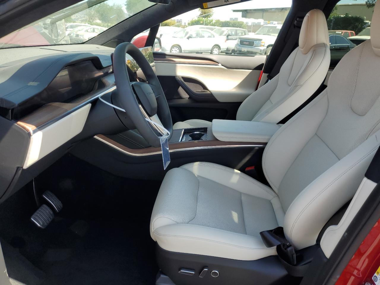 2025 Tesla Model X - Image 7