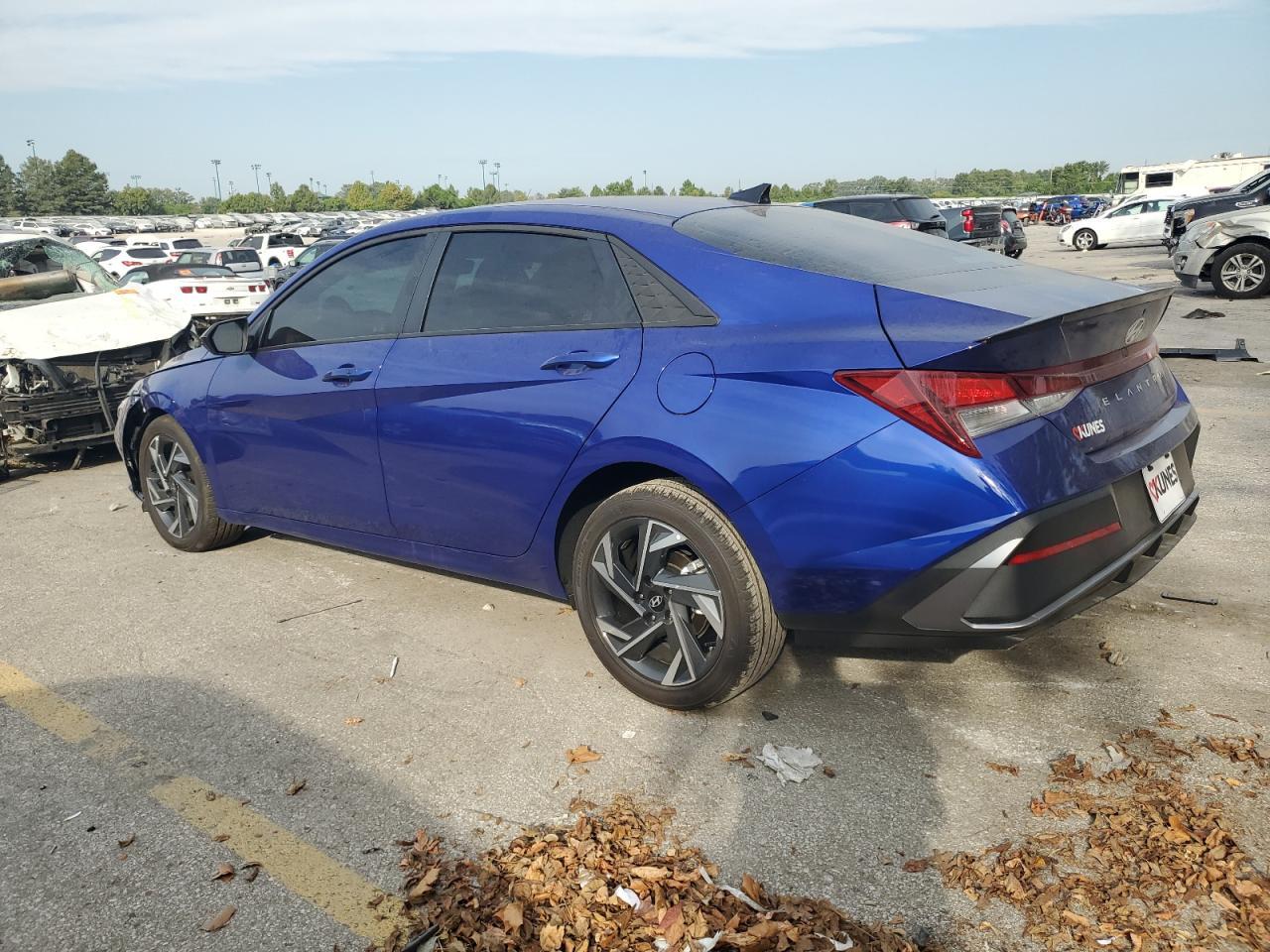 2025 Hyundai Elantra Sel Sport - Image 2