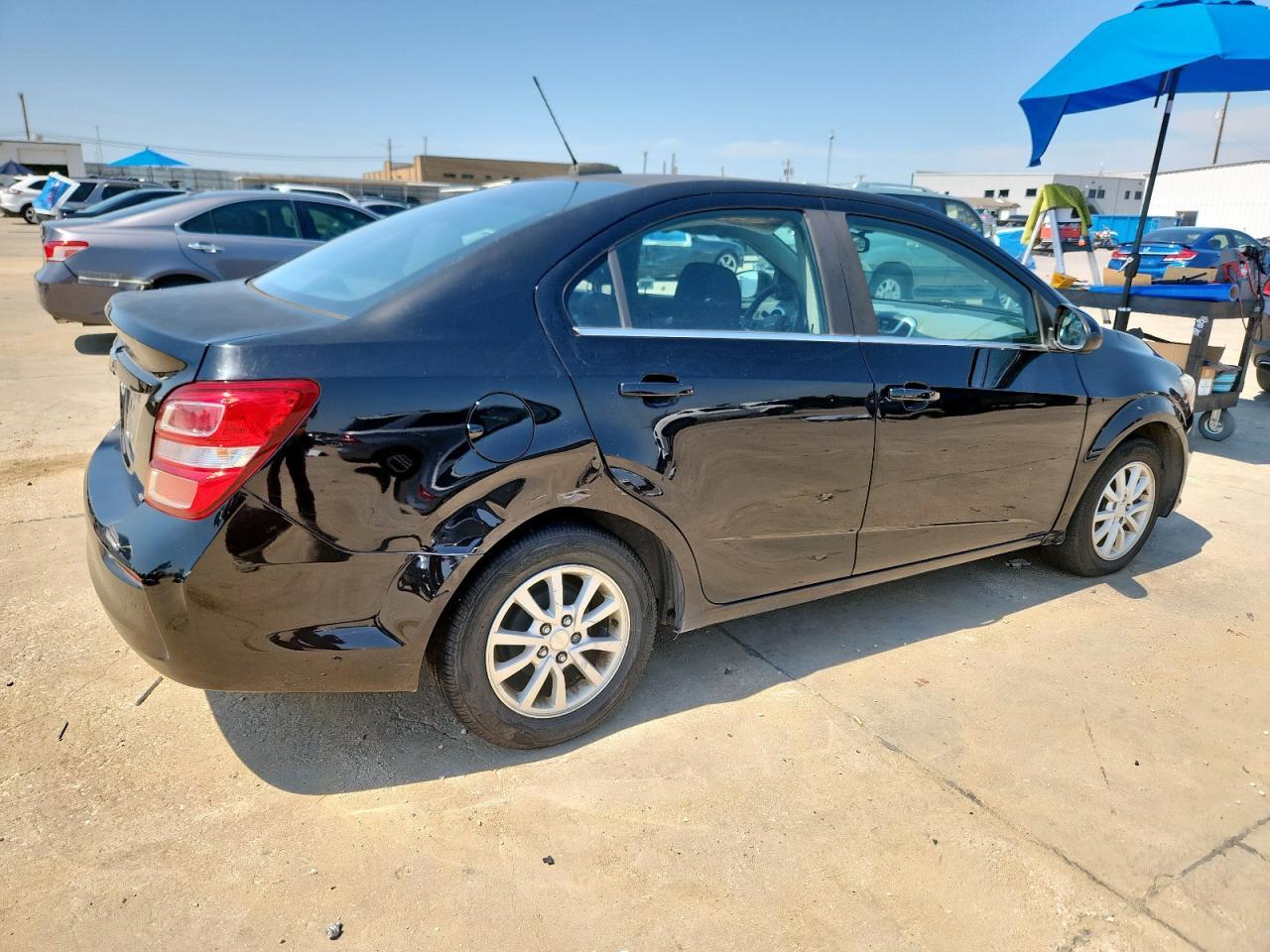 2017 Chevrolet Sonic Lt - Image 3