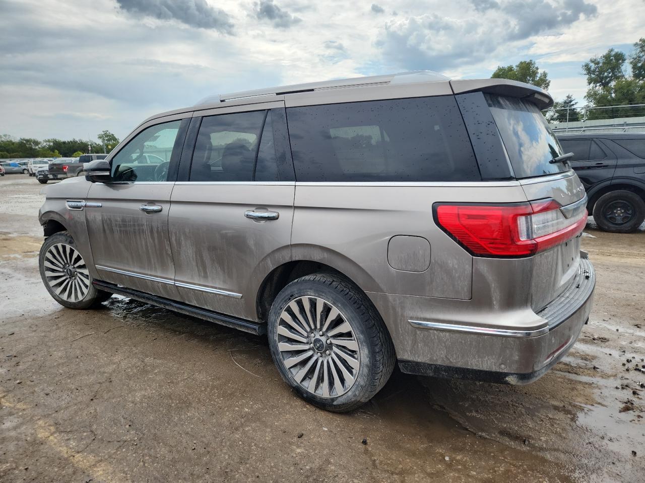 2018 Lincoln Navigator Reserve - Image 2