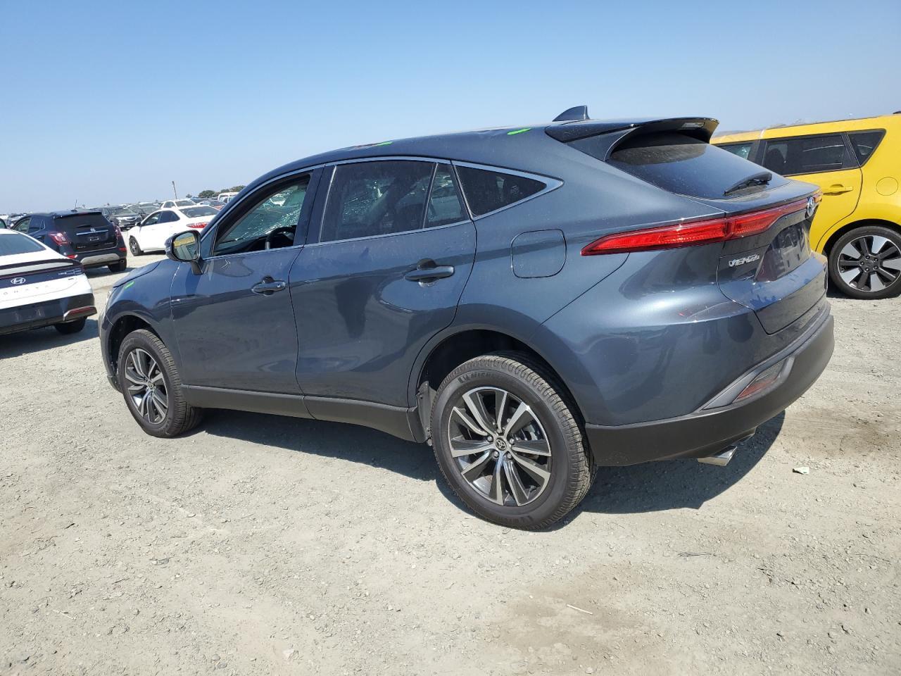 2023 Toyota Venza Le - Фото 2