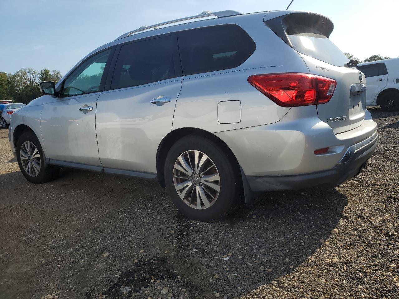 2018 Nissan Pathfinder S - Фото 2