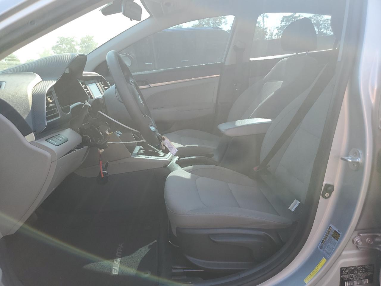 2020 Hyundai Elantra Se - Фото 7