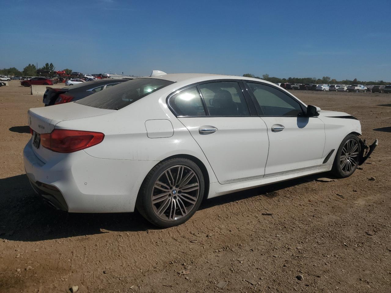 2017 BMW 530 Xi - Фото 3