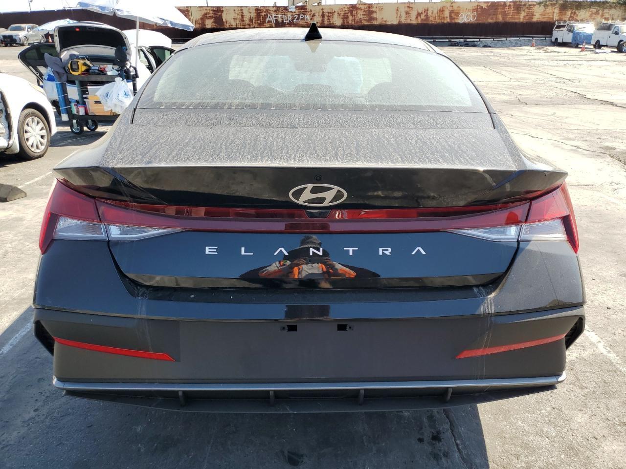 2025 Hyundai Elantra Se - Фото 6
