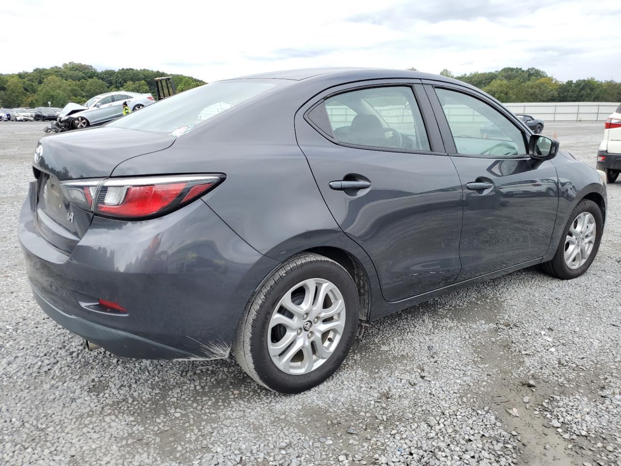 2018 Toyota Yaris Ia - Image 3