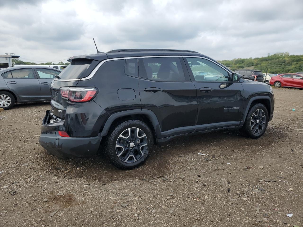 2022 Jeep Compass Latitude - Image 3