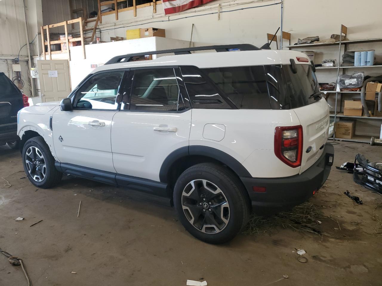 2023 Ford Bronco Sport Outer Banks - Image 2
