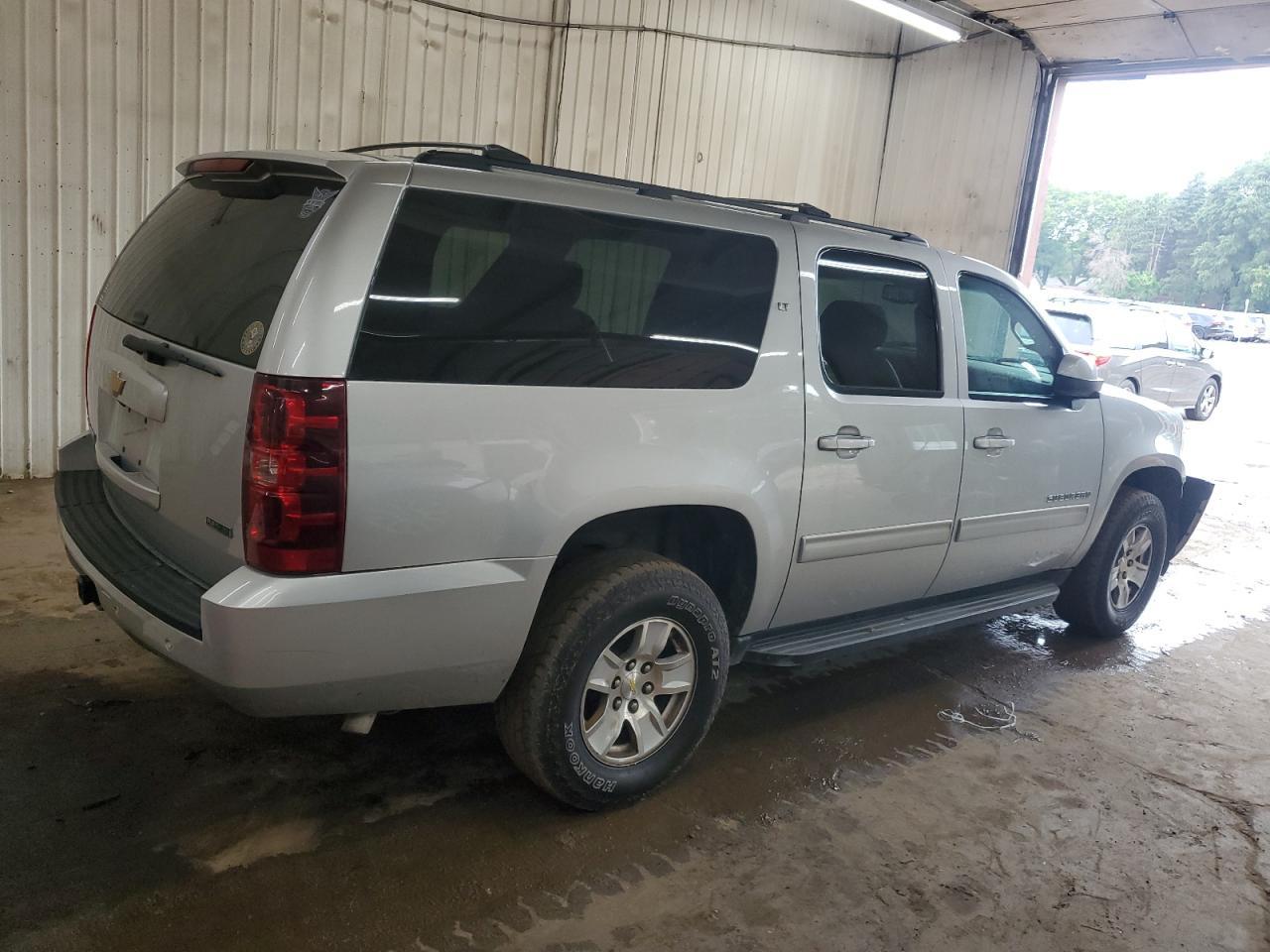 2012 Chevrolet Suburban K1500 Lt - Image 3