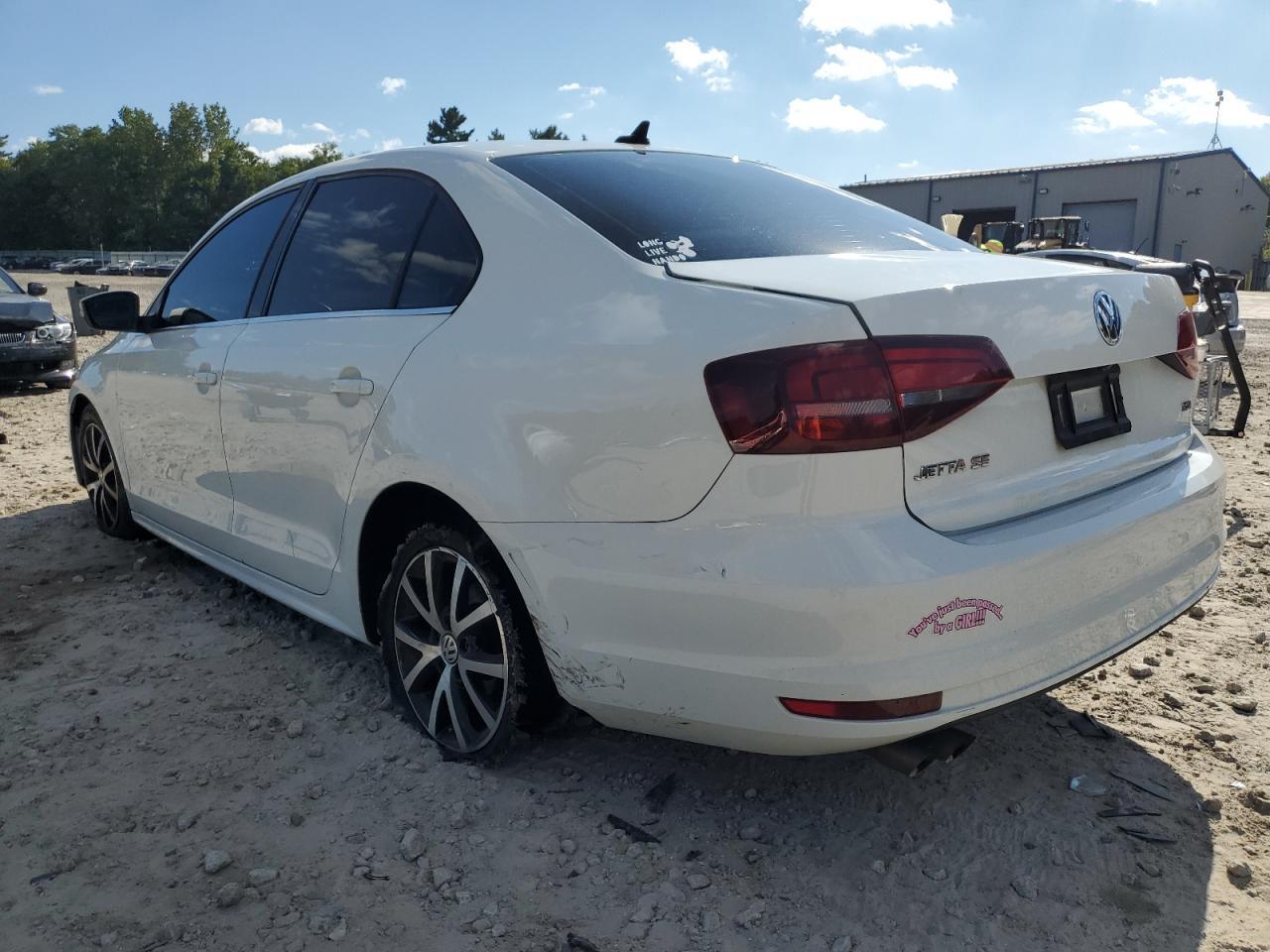 2018 Volkswagen Jetta Se - Image 2