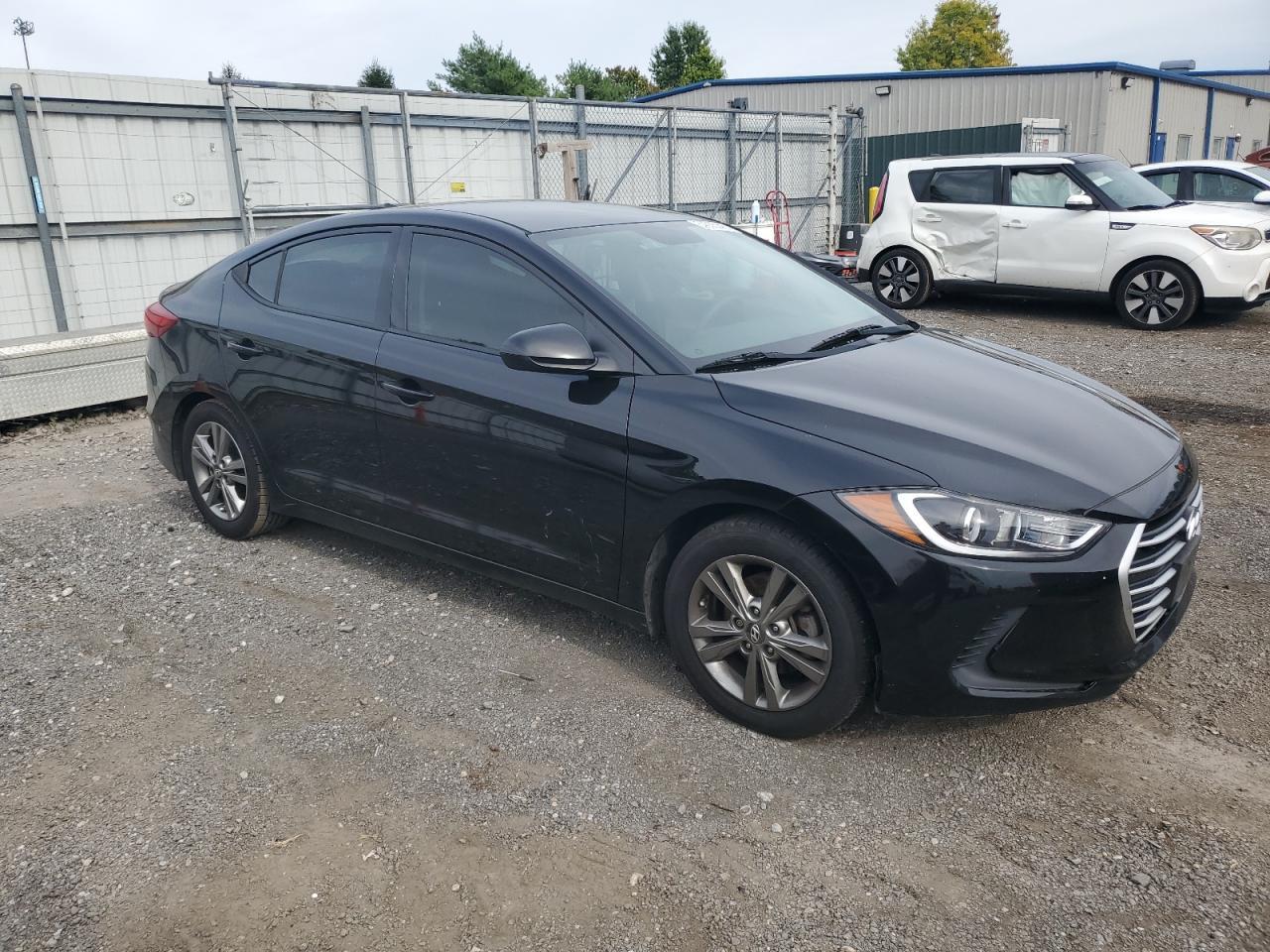 2017 Hyundai Elantra Se - Image 4