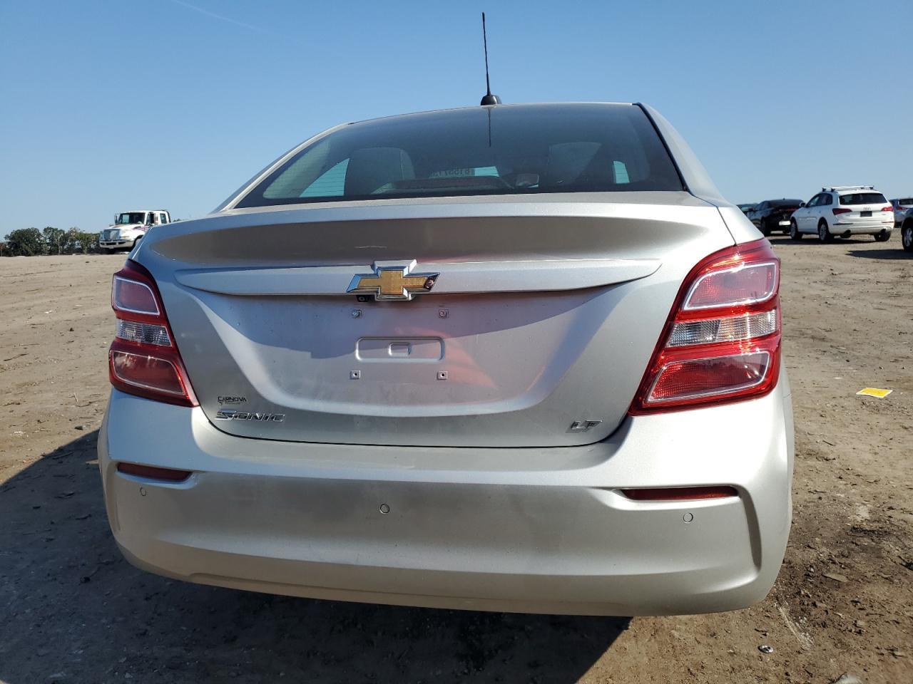 2018 Chevrolet Sonic Lt - Фото 6