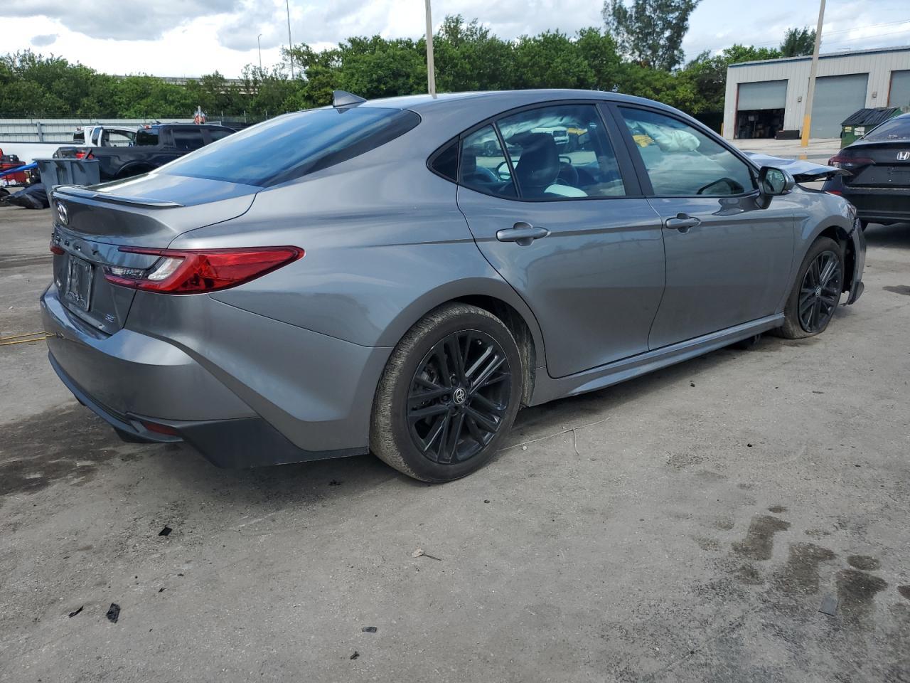 2025 Toyota Camry Xse - Image 3