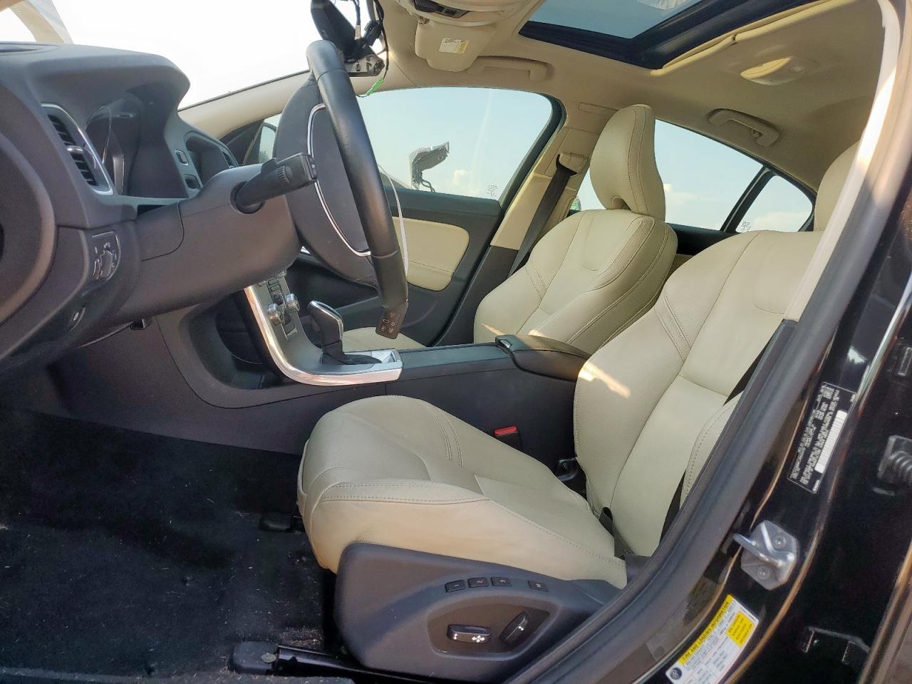 2017 Volvo S60 - Image 7