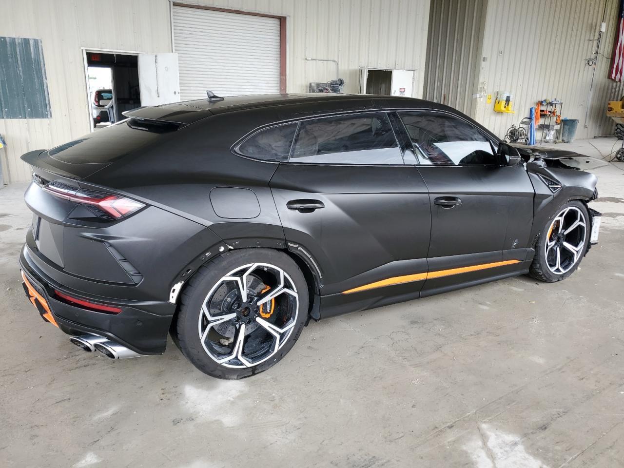 2019 Lamborghini Urus - Фото 3