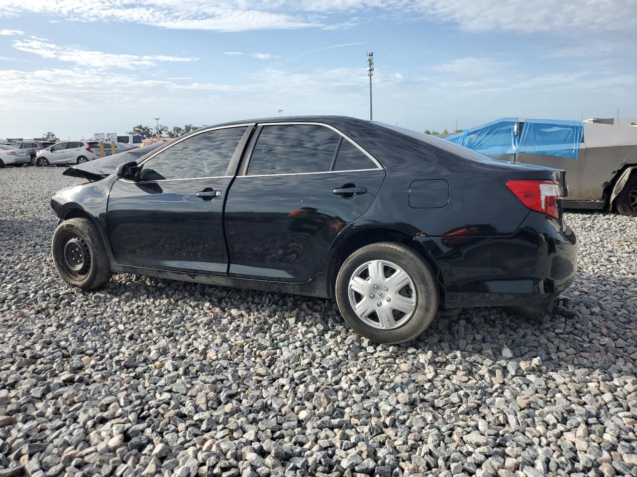 2014 Toyota Camry L - Фото 2