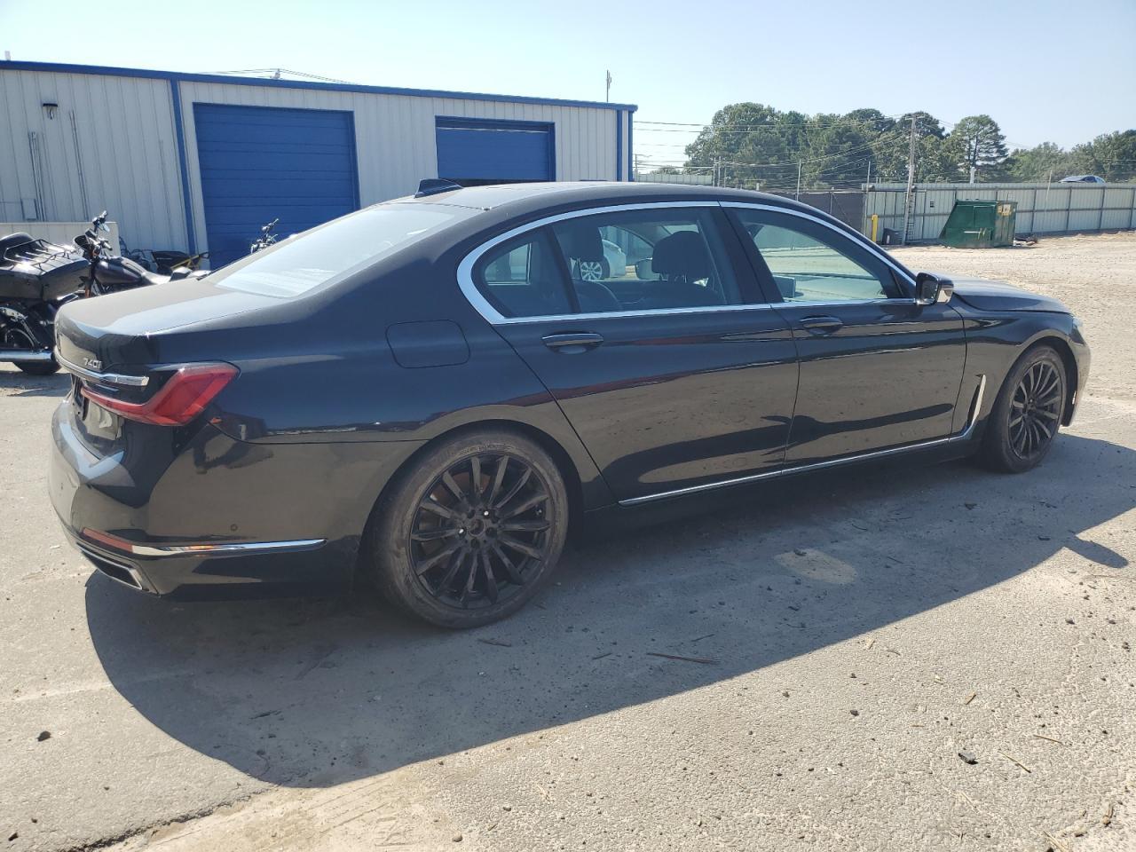 2022 BMW 740 Xi - Image 3