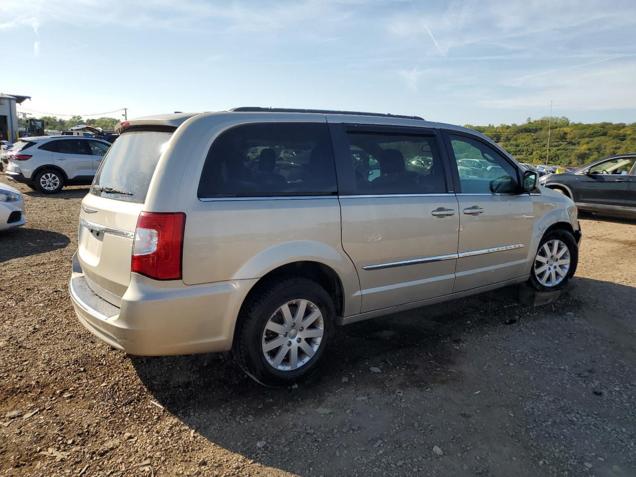 2014 Chrysler Town & Country Touring - Фото 3