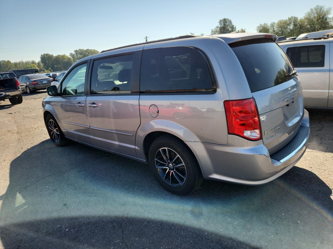 2016 Dodge Grand Caravan R/T - Фото 2