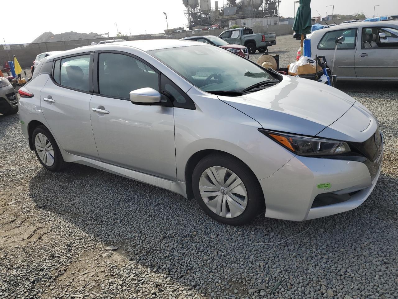 2023 Nissan Leaf S - Фото 4