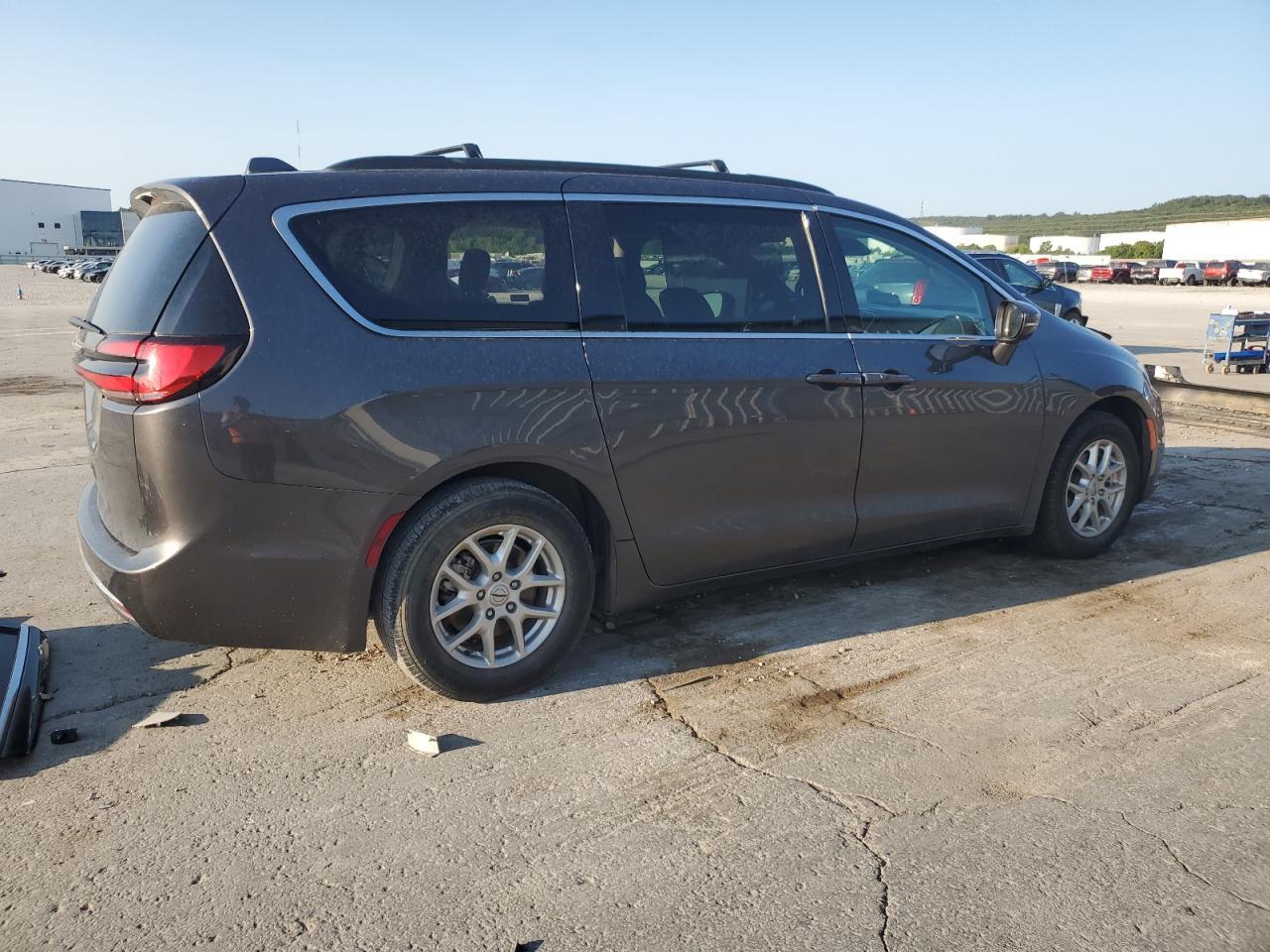 2022 Chrysler Pacifica Touring L - Image 3