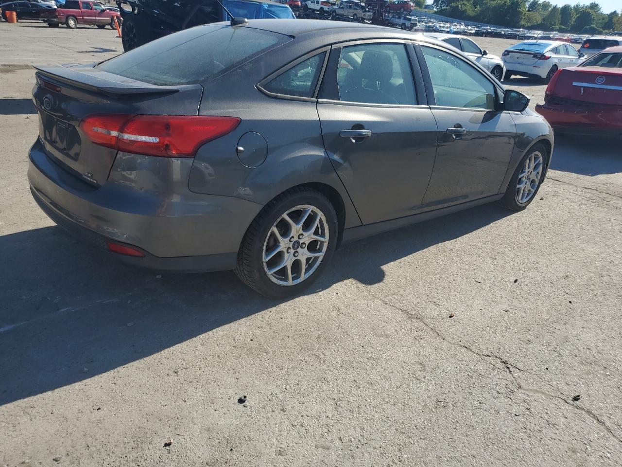 2015 Ford Focus Se - Image 3