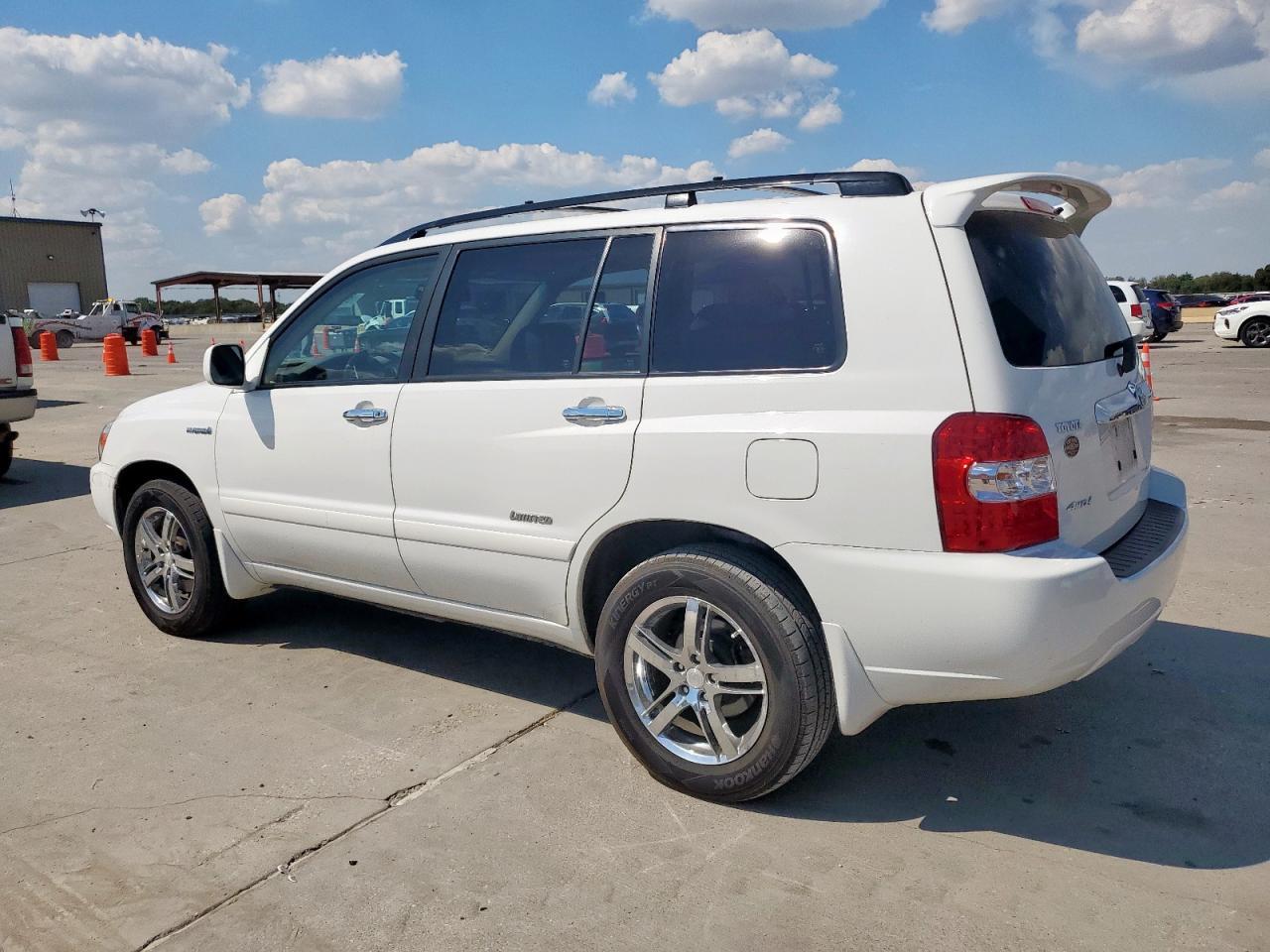 2007 Toyota Highlander Hybrid - Image 2