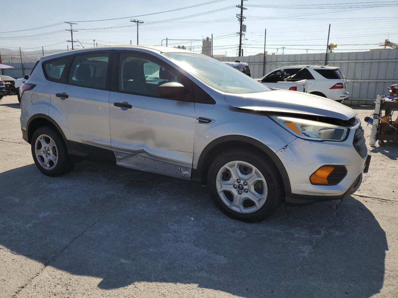 2017 Ford Escape S - Фото 4