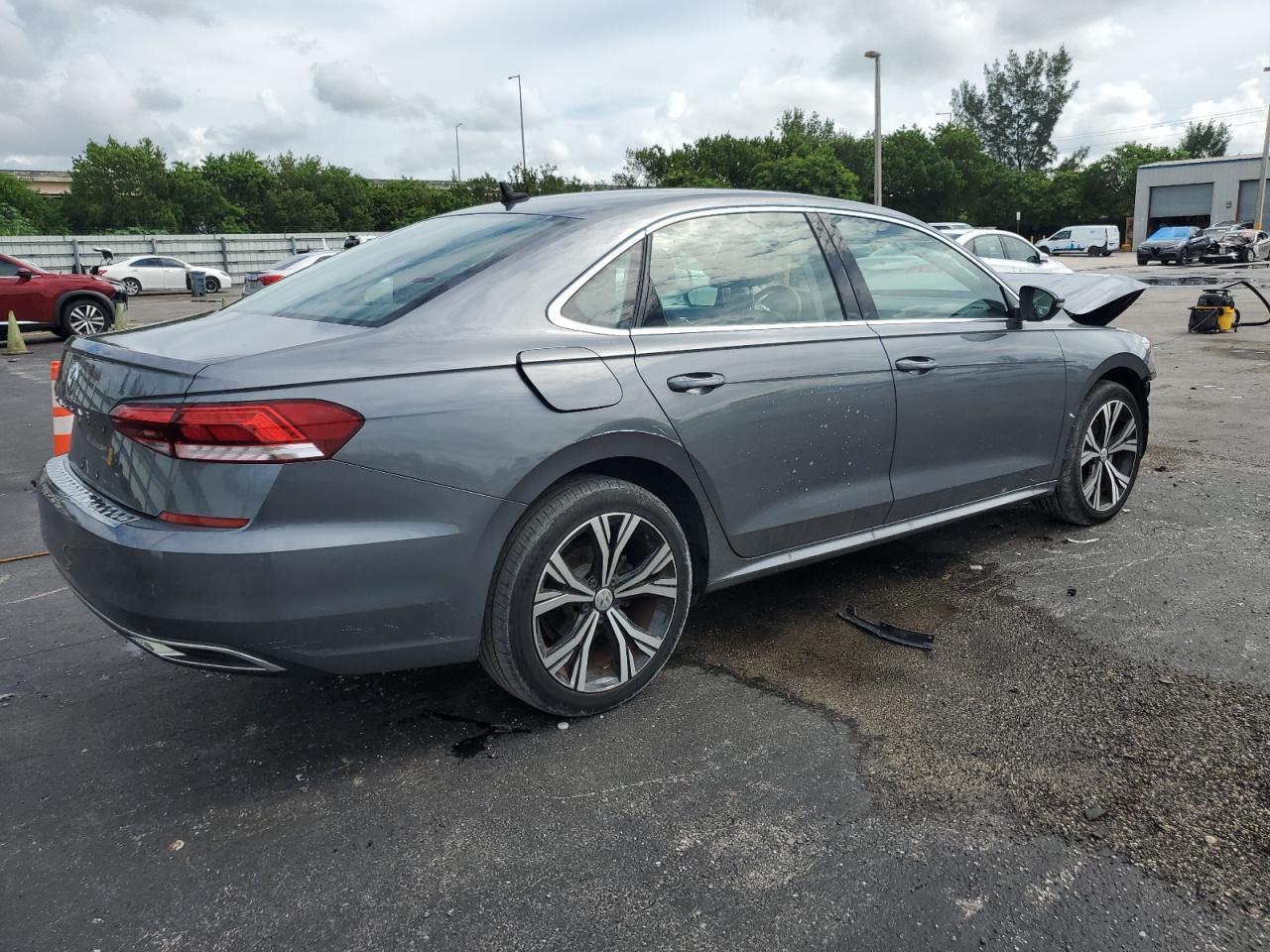 2021 Volkswagen Passat Se - Фото 3