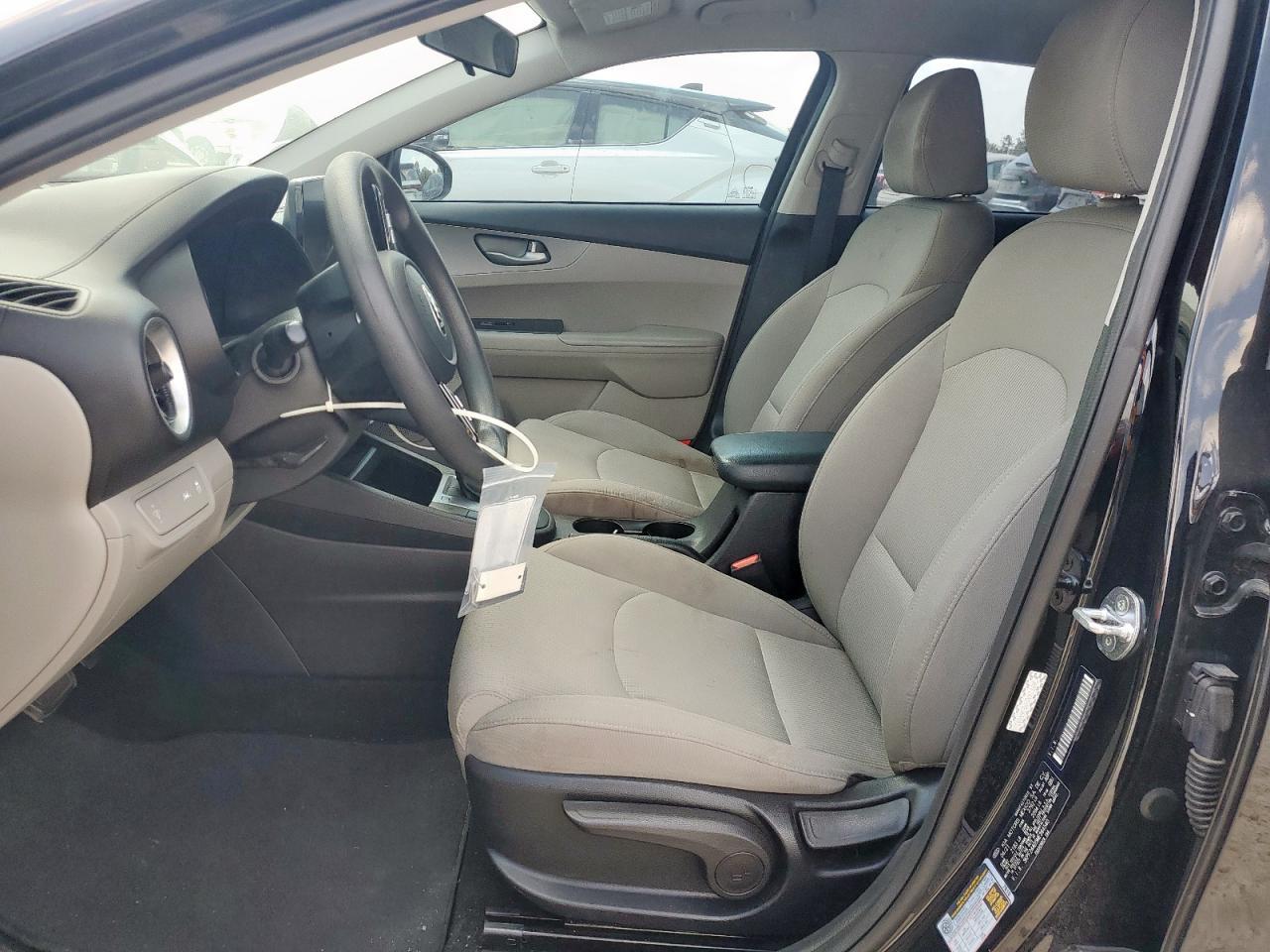 2021 Kia Forte Fe - Image 7