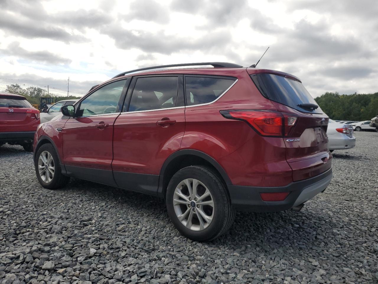 2019 Ford Escape Sel - Image 2