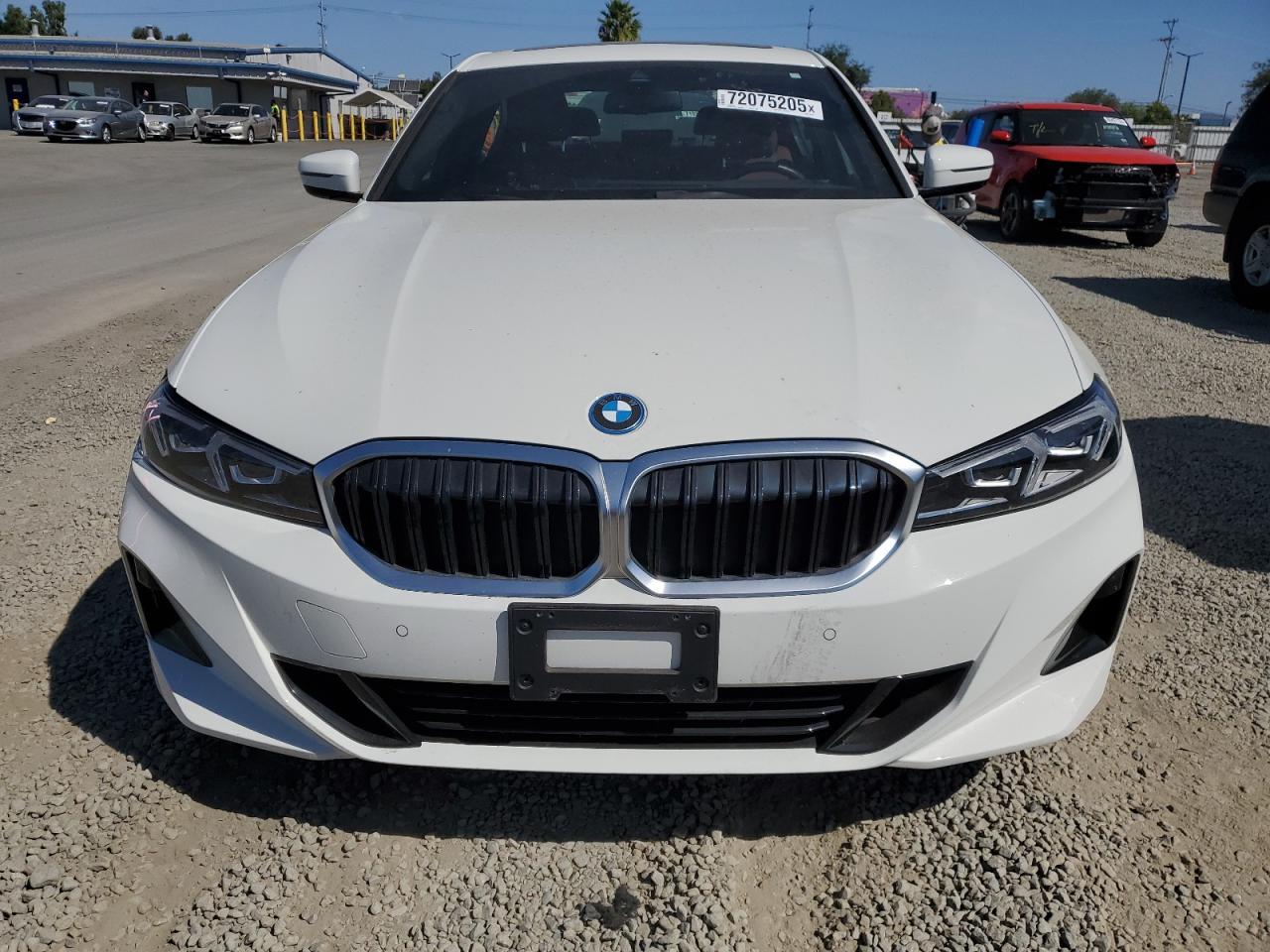 2023 BMW 330E - Image 5