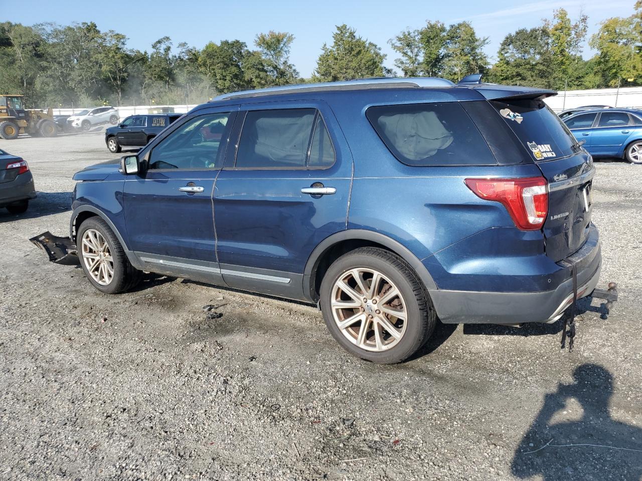 2017 Ford Explorer Limited - Image 2