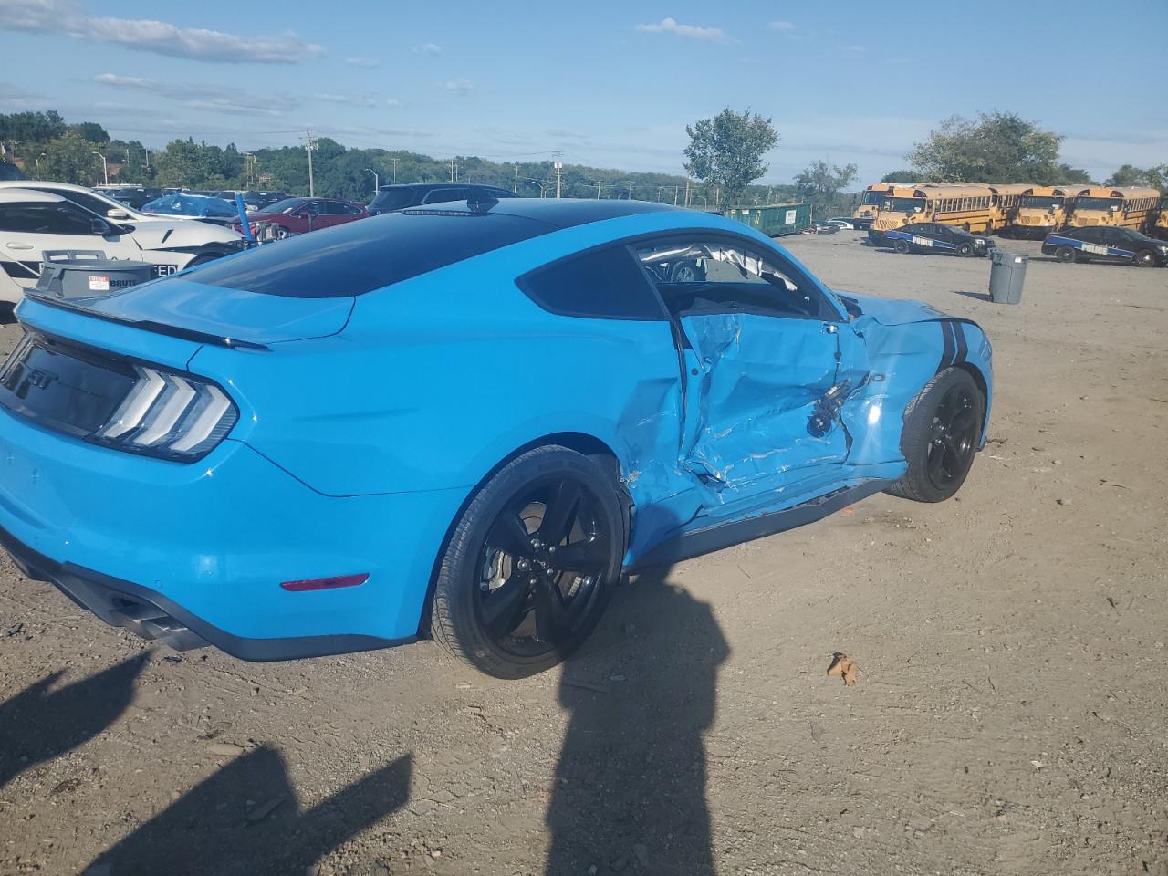 2022 Ford Mustang Gt - Фото 3